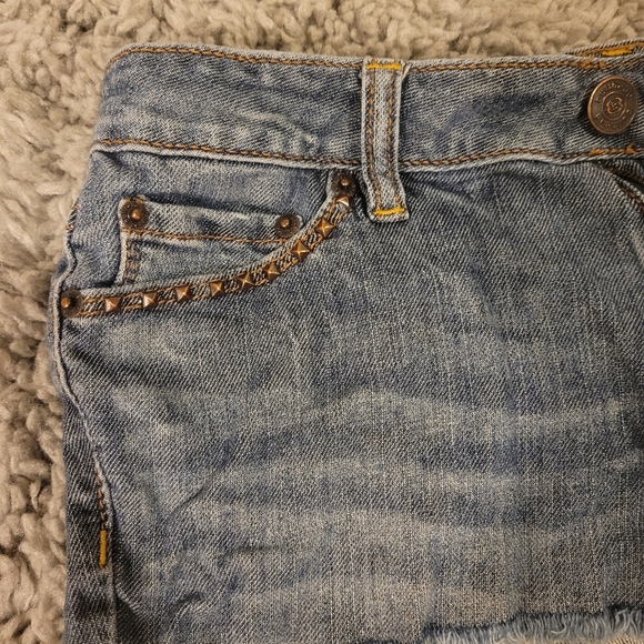Women's Junior's Low-Rise Studded Shorts by Bullhead | PacSun - Picture 4 of 4